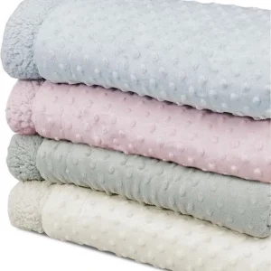 Luxe teddy babydeken met naam geborduurd