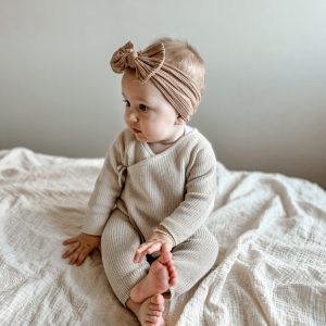 Brede baby haarband taupe